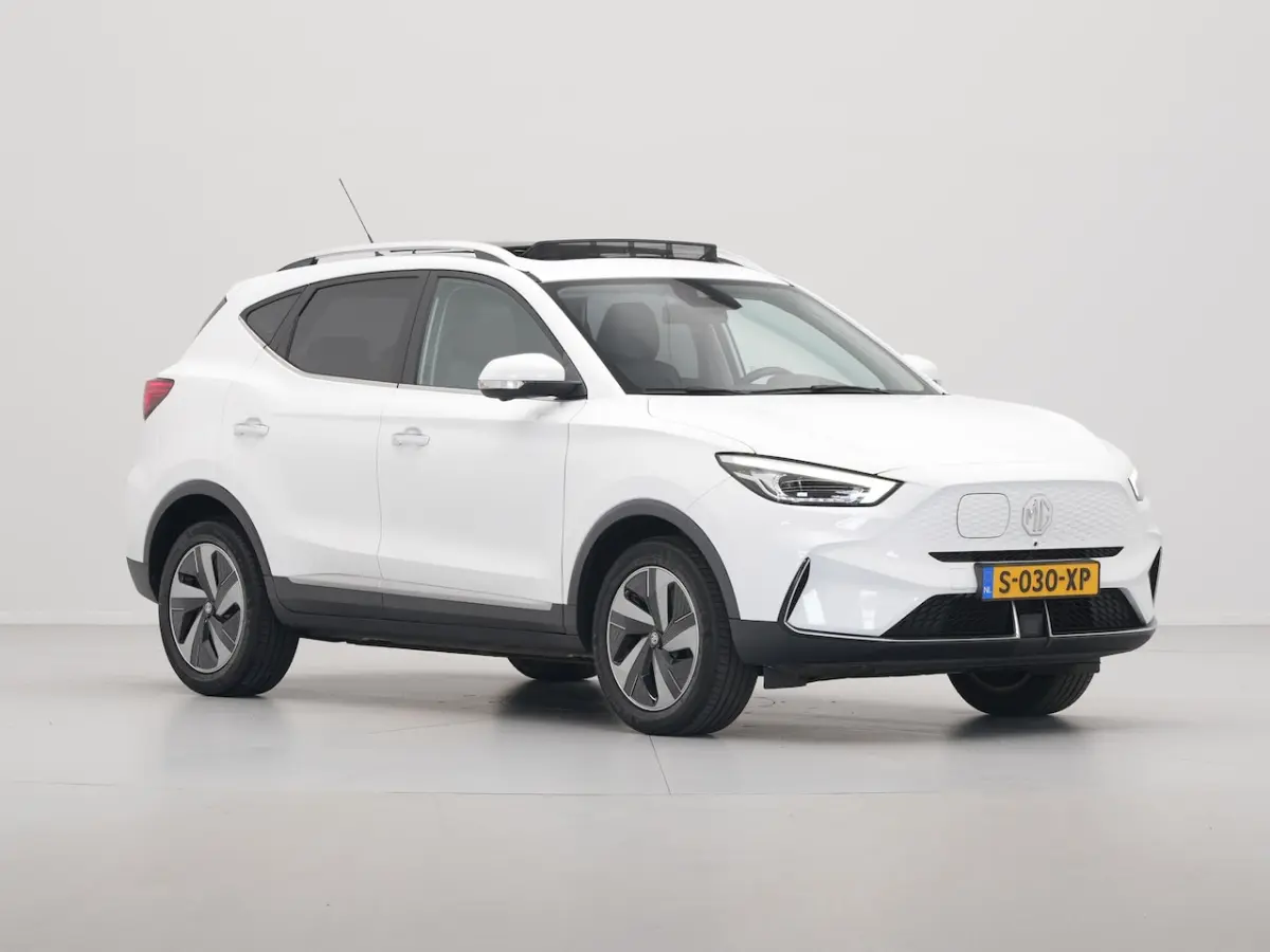 EV Standard Range Luxury 50 kWh Pano | Navi | 360Camera | Android/Carplay | Stoelverw. 310
