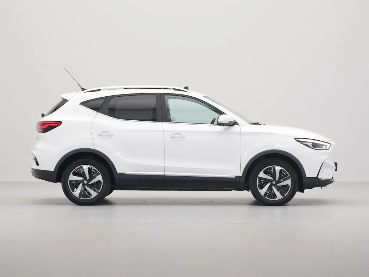 EV Standard Range Luxury 50 kWh Pano | Navi | 360Camera | Android/Carplay | Stoelverw. 310