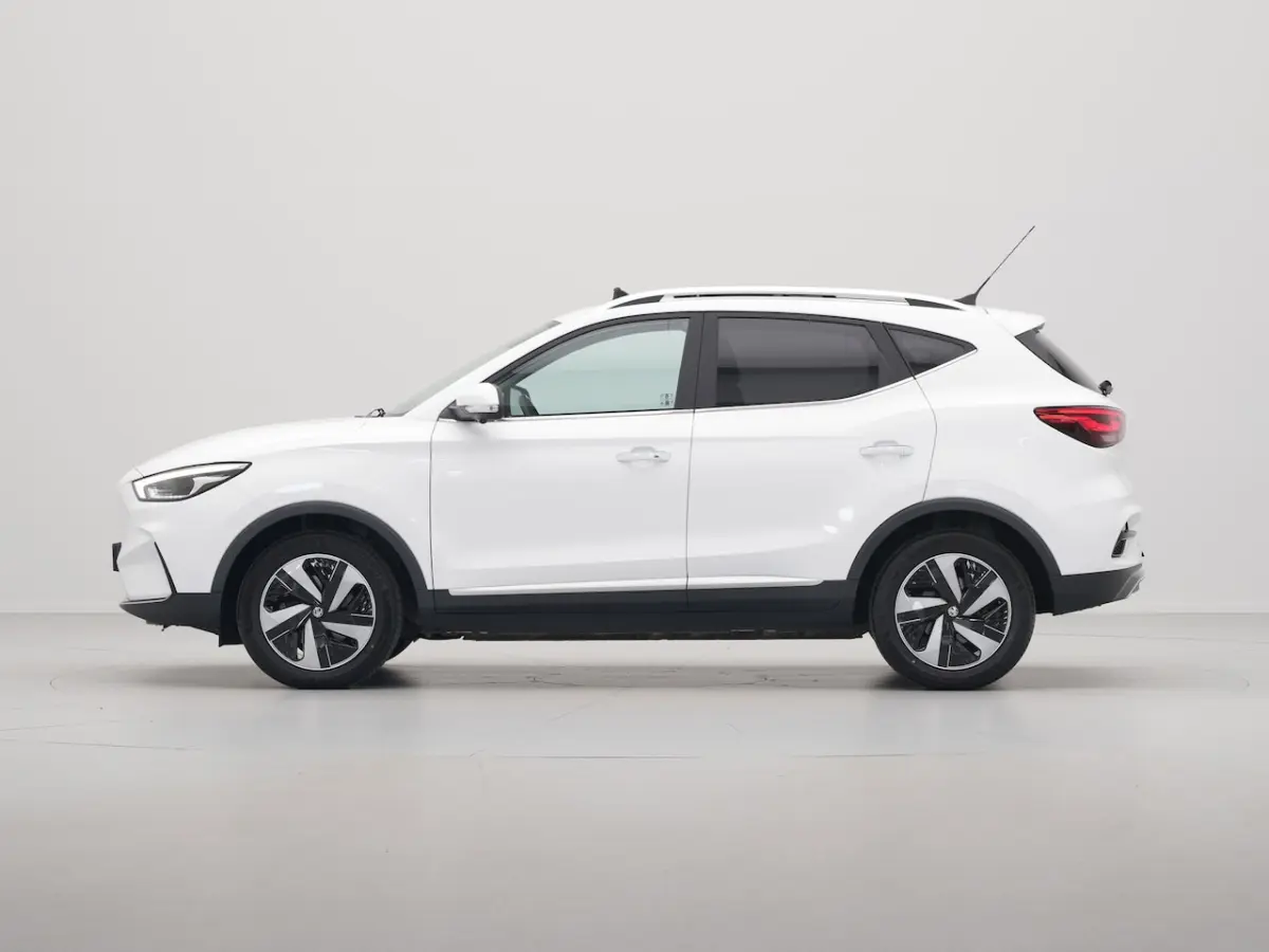 EV Standard Range Luxury 50 kWh Pano | Navi | 360Camera | Android/Carplay | Stoelverw. 310
