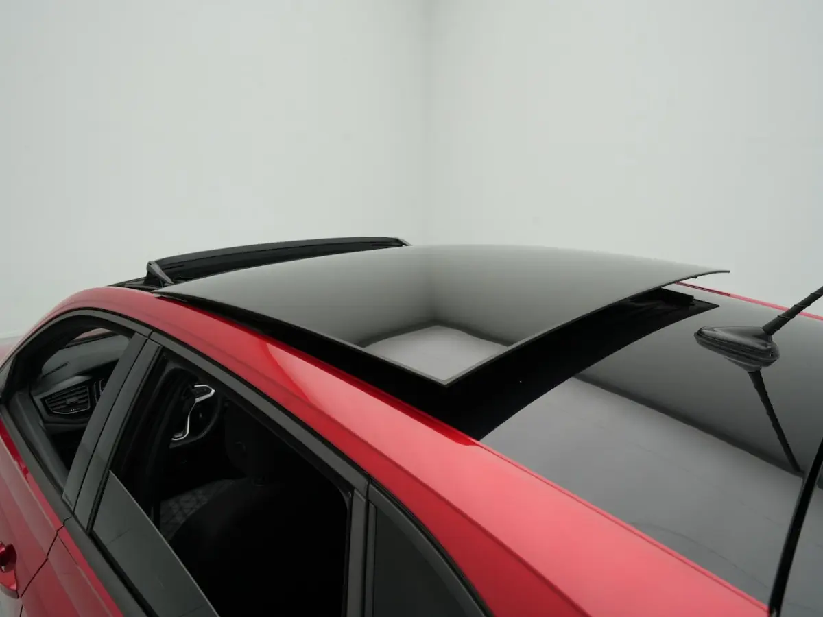 1.0 TSI 110pk R-Line | Panorma | IQ.Light | Android/Carplay | Camera 138