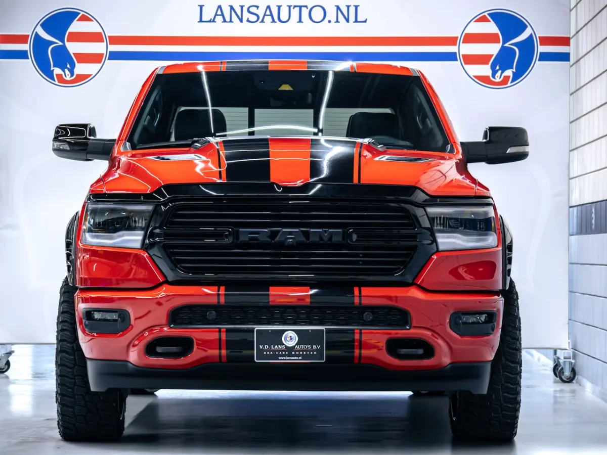 Laramie Night Edition | 5.7L Hemi V8 | 12" Uconnect