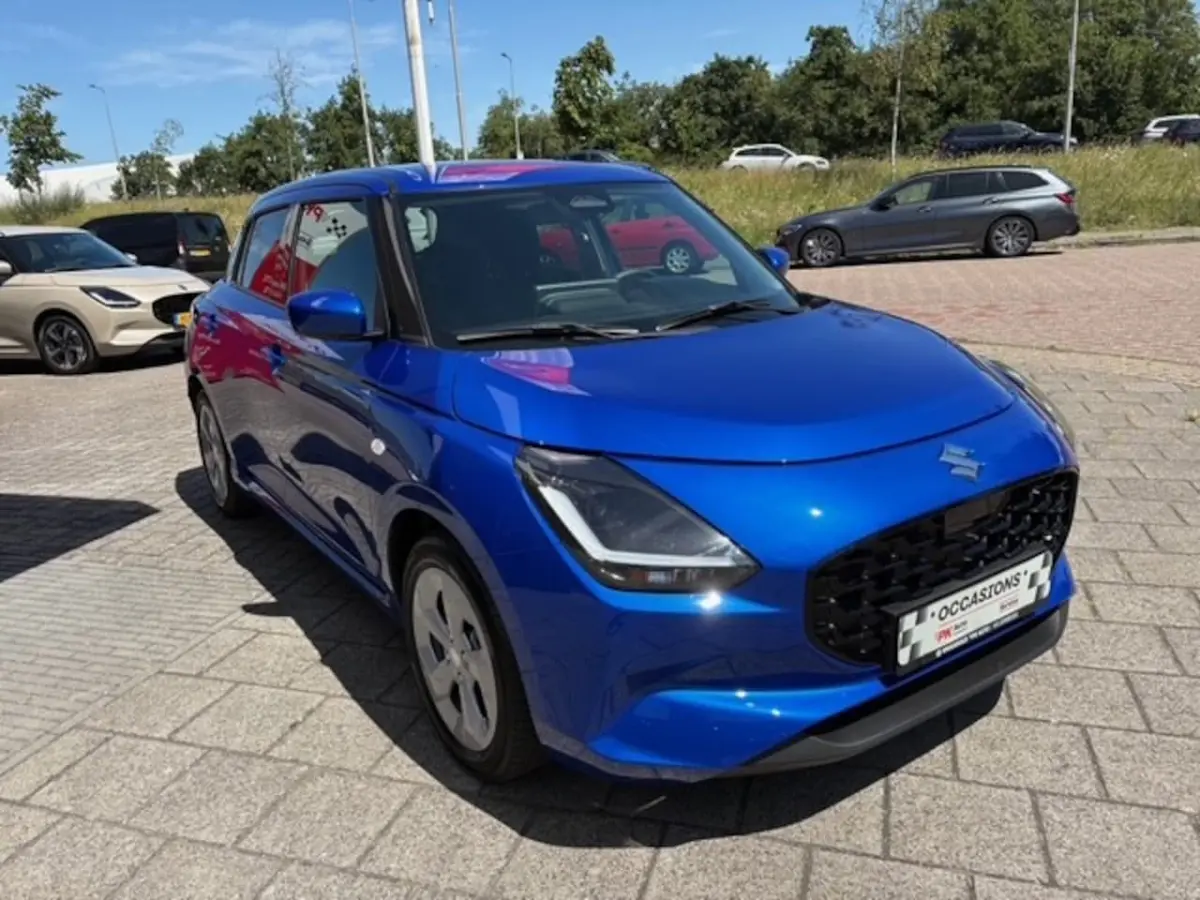 1.2 Select Smart Hybrid | Navi \ Camera | Cruise | 4867 km Deleronderhouden
