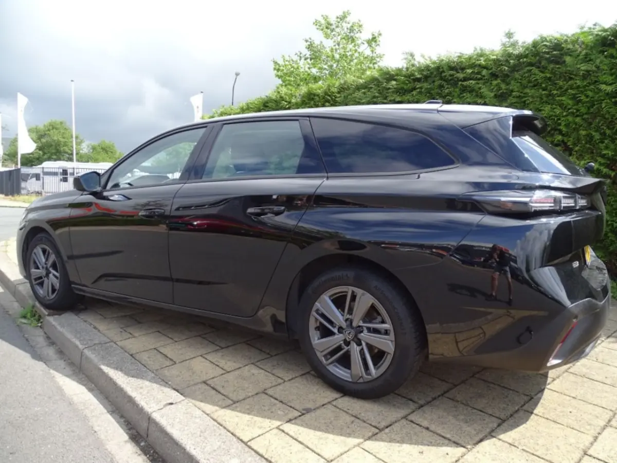 1.2 PT ACT. PACK BNS-130Pk-Automaat-Media app-carplay-Blth-Cruise