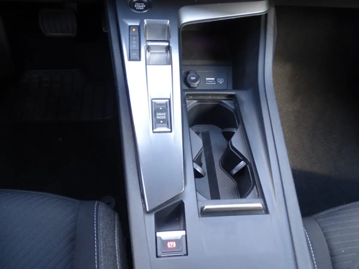 1.2 PT ACT. PACK BNS-130Pk-Automaat-Media app-carplay-Blth-Cruise