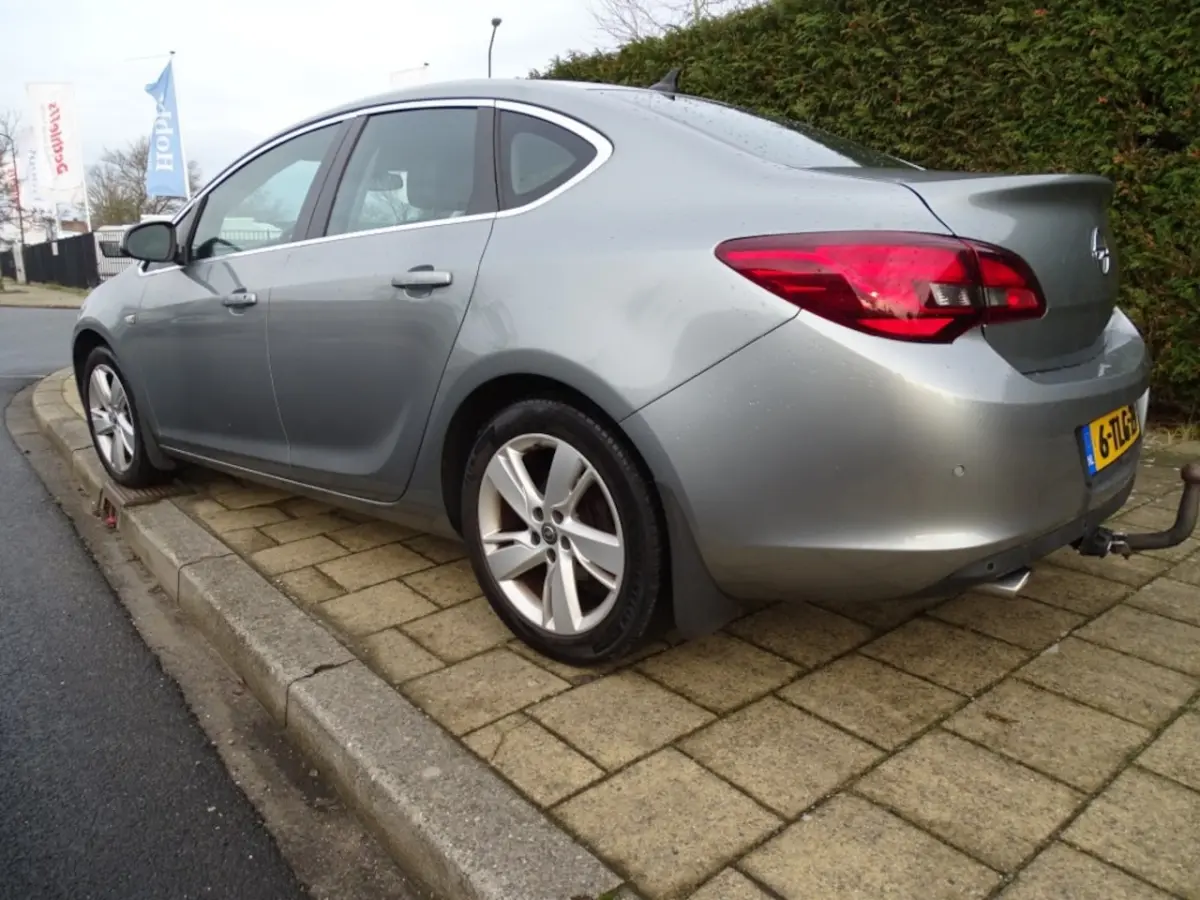 1.4 Turbo Cosmo-Navi-cruise-Blth-Pdc-Trekhaak-leer