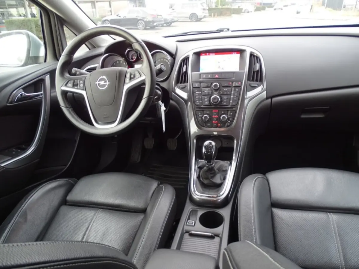 1.4 Turbo Cosmo-Navi-cruise-Blth-Pdc-Trekhaak-leer