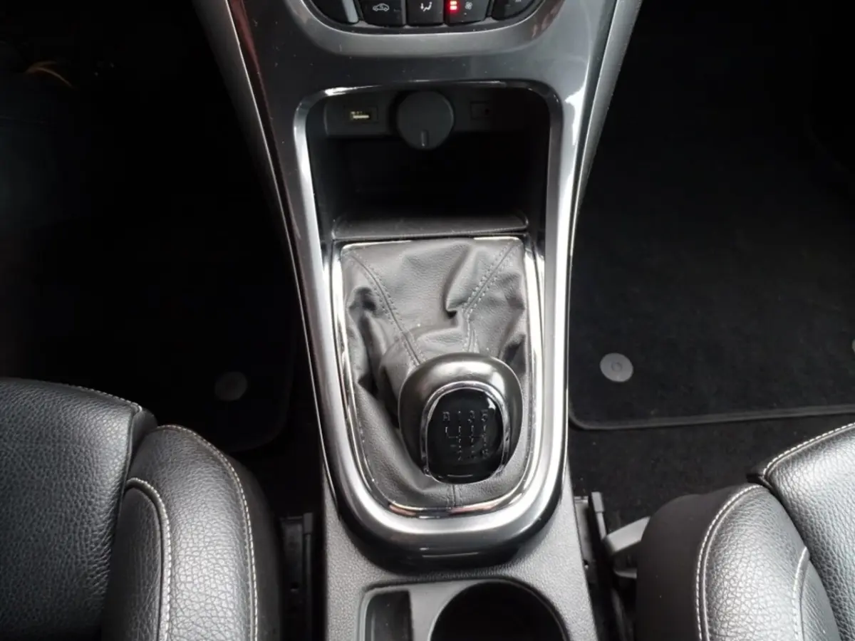 1.4 Turbo Cosmo-Navi-cruise-Blth-Pdc-Trekhaak-leer