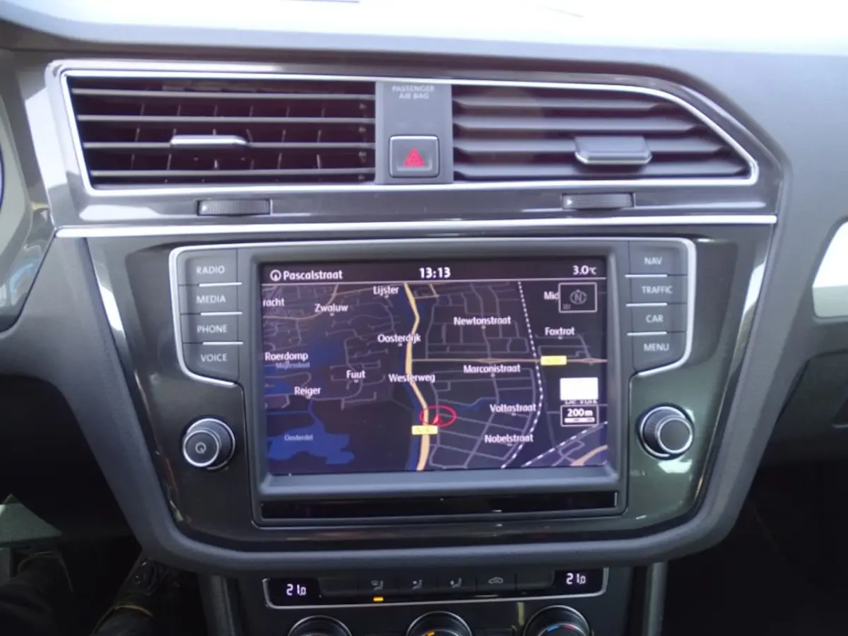 1.4 TSI R-LINE CON. SERIES-Navi-Carplay-Blth-Cruise-Clima-Pdc