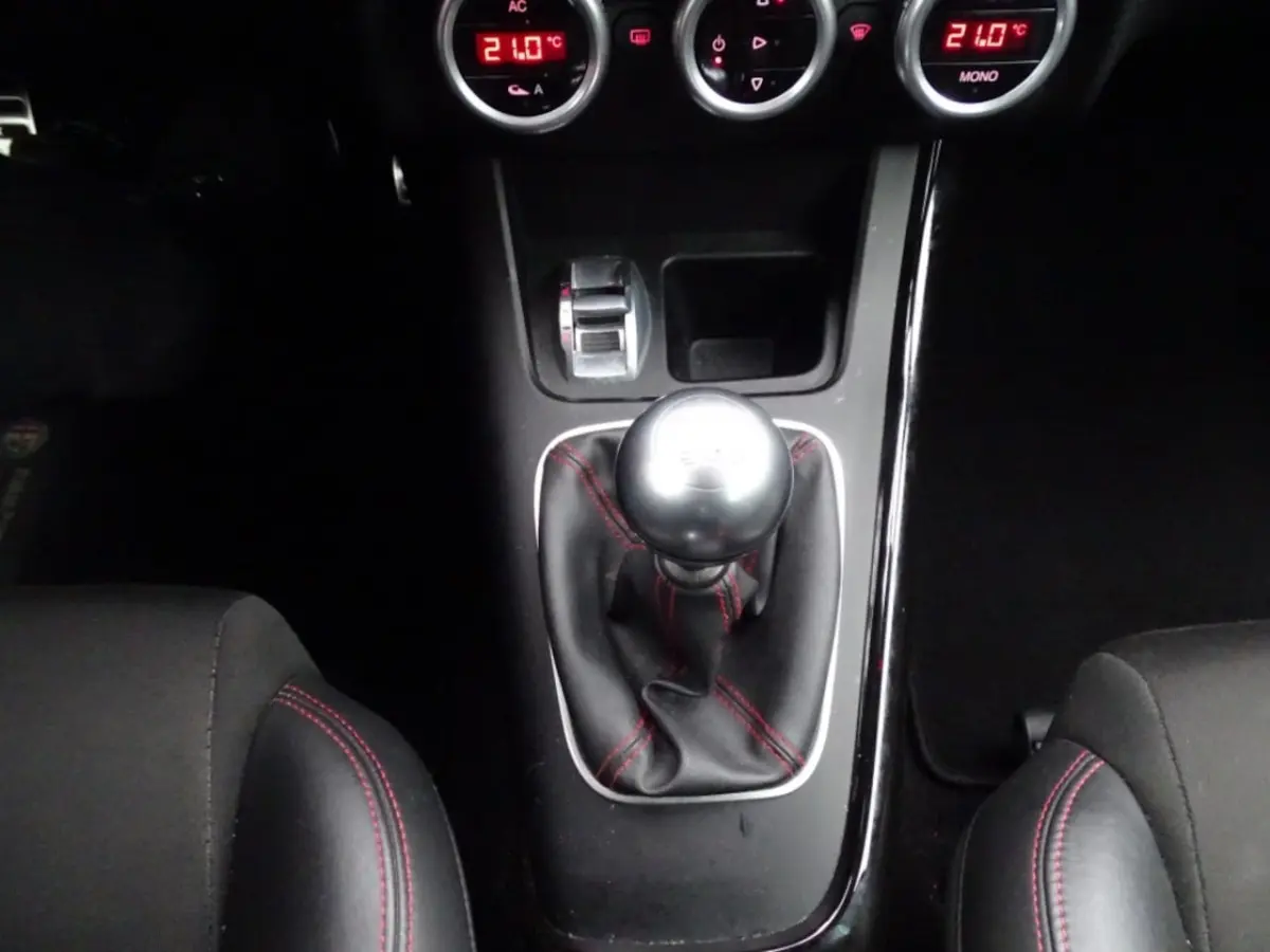 Giulietta 1.7 TBi 235 Pk Quadrifoglio Verde