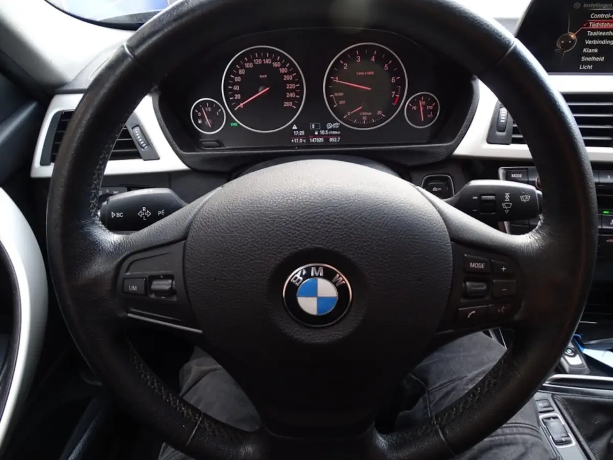 318I LUXURY Touring-Came-Navi-Clima-Trkh-Blth-Pdc