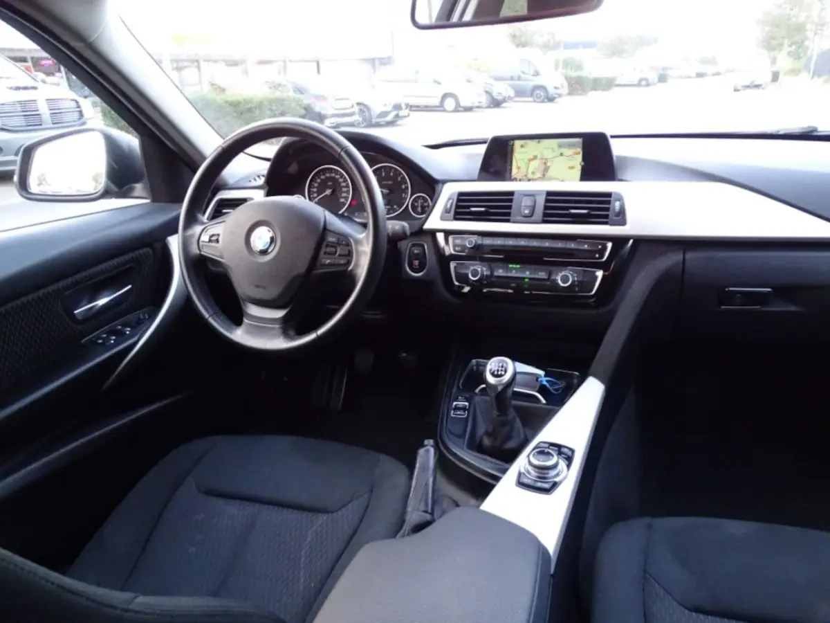 318I LUXURY Touring-Came-Navi-Clima-Trkh-Blth-Pdc