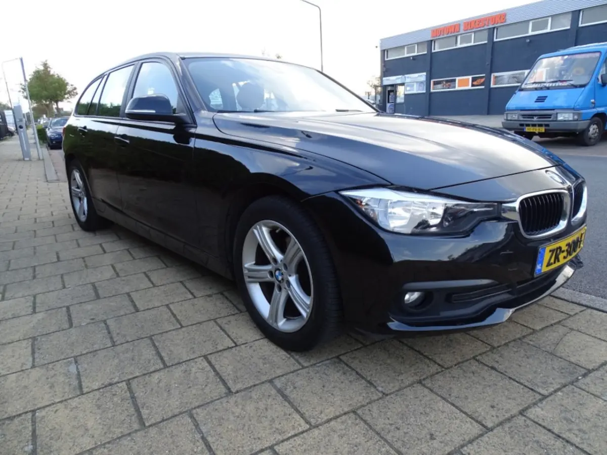 318I LUXURY Touring-Came-Navi-Clima-Trkh-Blth-Pdc