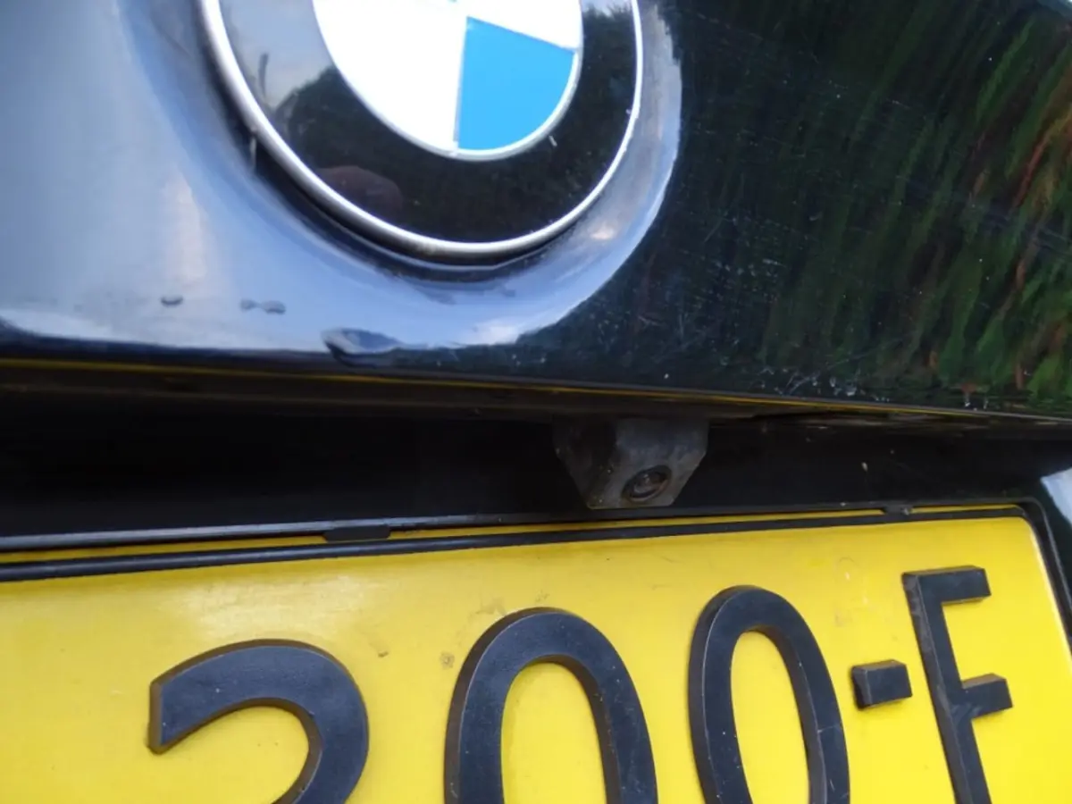 318I LUXURY Touring-Came-Navi-Clima-Trkh-Blth-Pdc