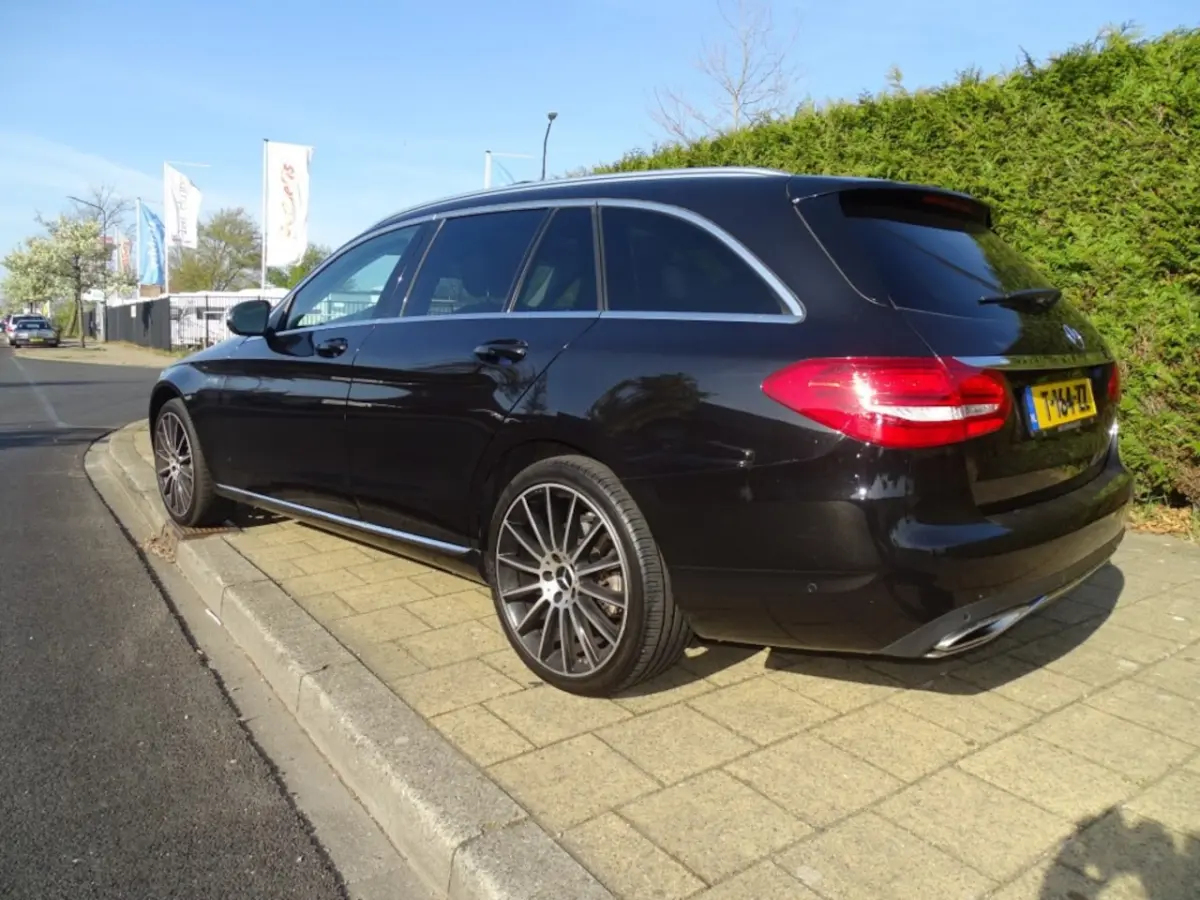 C400 AMG 4Matic Premium plus -Hlf Leer-Pano-Clima-Navi-Trkh-Led