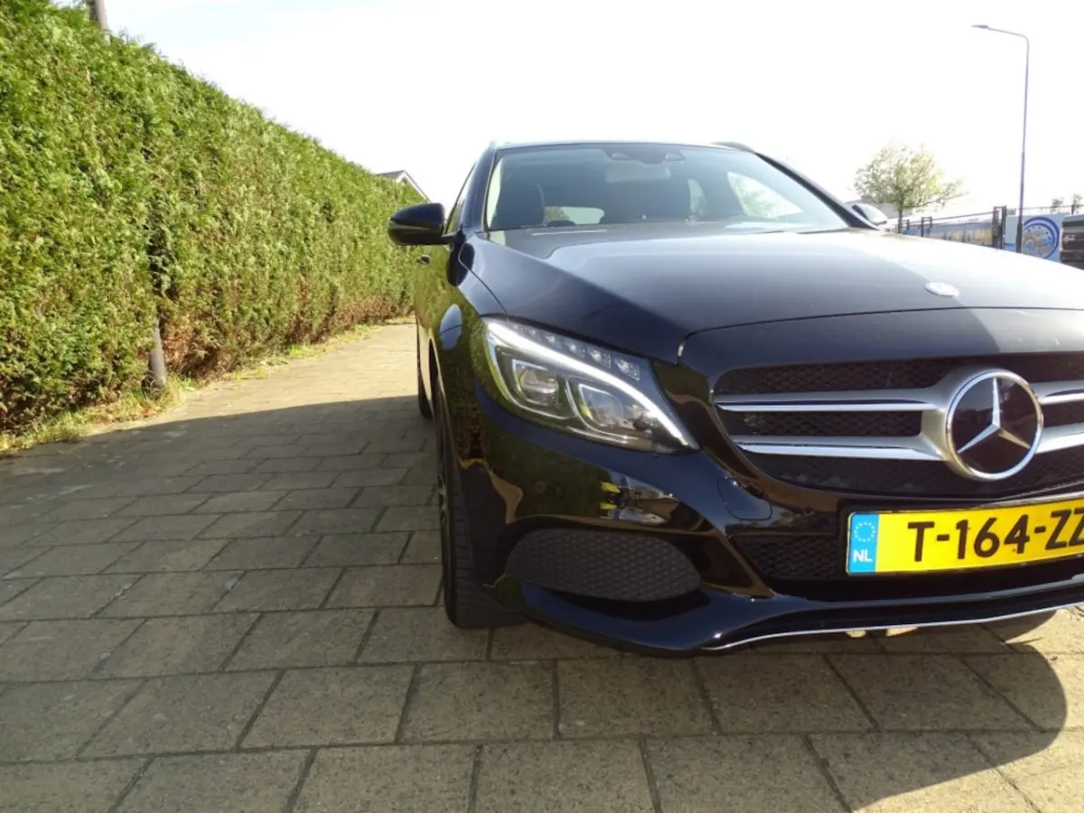 C400 AMG 4Matic Premium plus -Hlf Leer-Pano-Clima-Navi-Trkh-Led