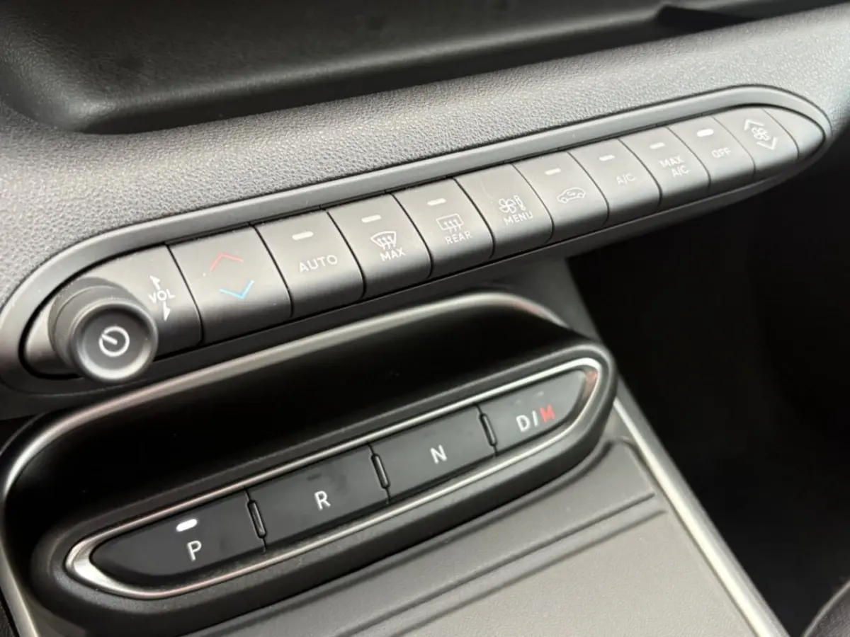 1.2 T3 MILD-HYBRID SUMMIT AUT. NAVI CAMERA CARPLAY AIRCO