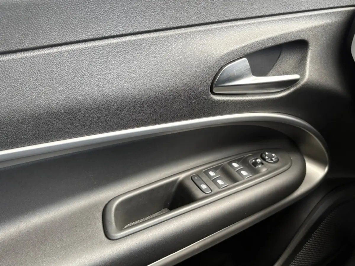 1.2 T3 MILD-HYBRID SUMMIT AUT. NAVI CAMERA CARPLAY AIRCO