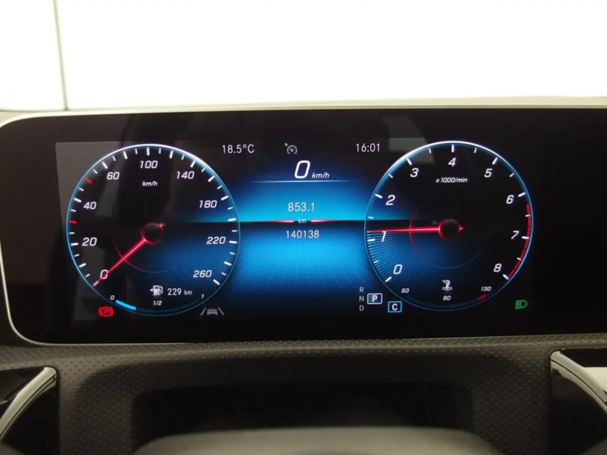 180 Business Solution AMG A45 AMG LOOK / WIDESCREEN / FULL LED / CARPLAY / CAMERA / STOELV