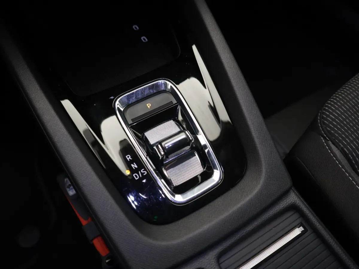 1.5 e-TSI Business Edition AUTOMAAT / TREKHAAK / CARPLAY / FULL LED / KEYLESS / CLIMA / PD