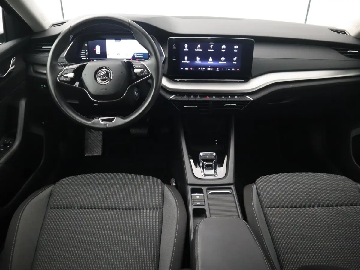 1.5 e-TSI Business Edition AUTOMAAT / TREKHAAK / CARPLAY / FULL LED / KEYLESS / CLIMA / PD