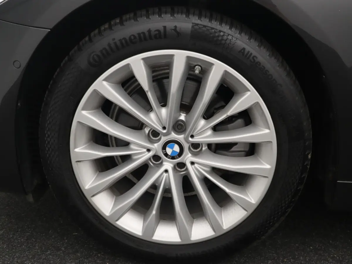 520i High Executive ZEER MOOI / FULL LED / 360GR CAMERA / STOELVERW / CLIMA / PDC / BLUETO