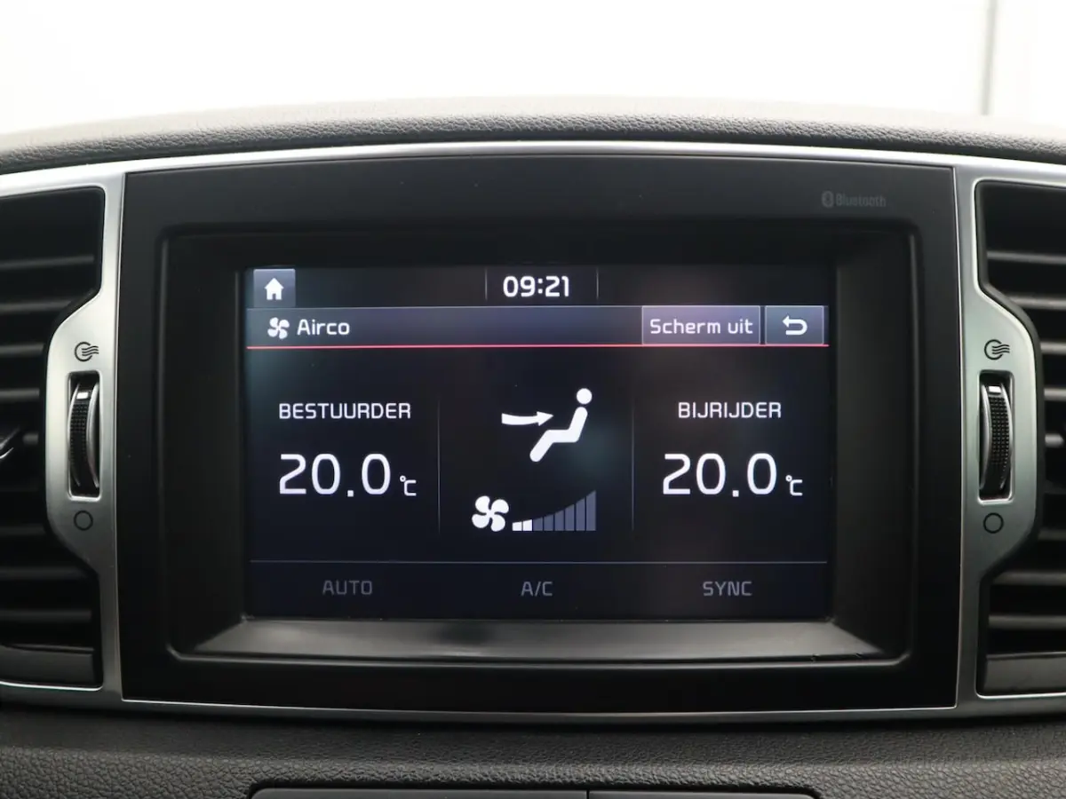 1.6 GDI DynamicLine CARPLAY / CAMERA / NAVI / CLIMA / PDC / BLUETOOTH / CRUISE / NL-AUTO