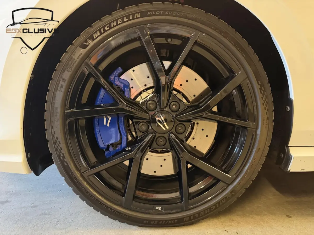 2.0 TSI 4Motion 8.5R Akra/Pano/H&K/HUD/ACC/Carplay