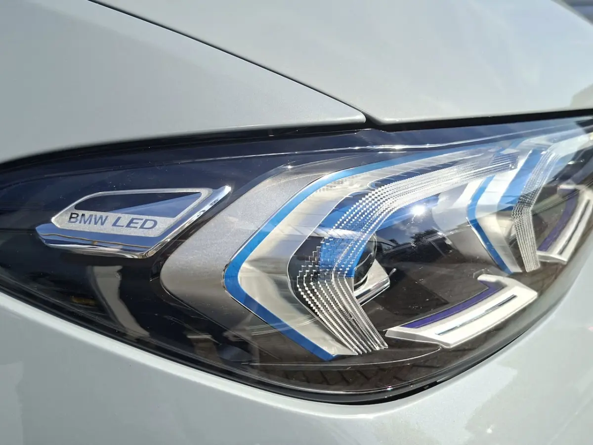 330e M-sport pakket / HUD / 360 camera / leer