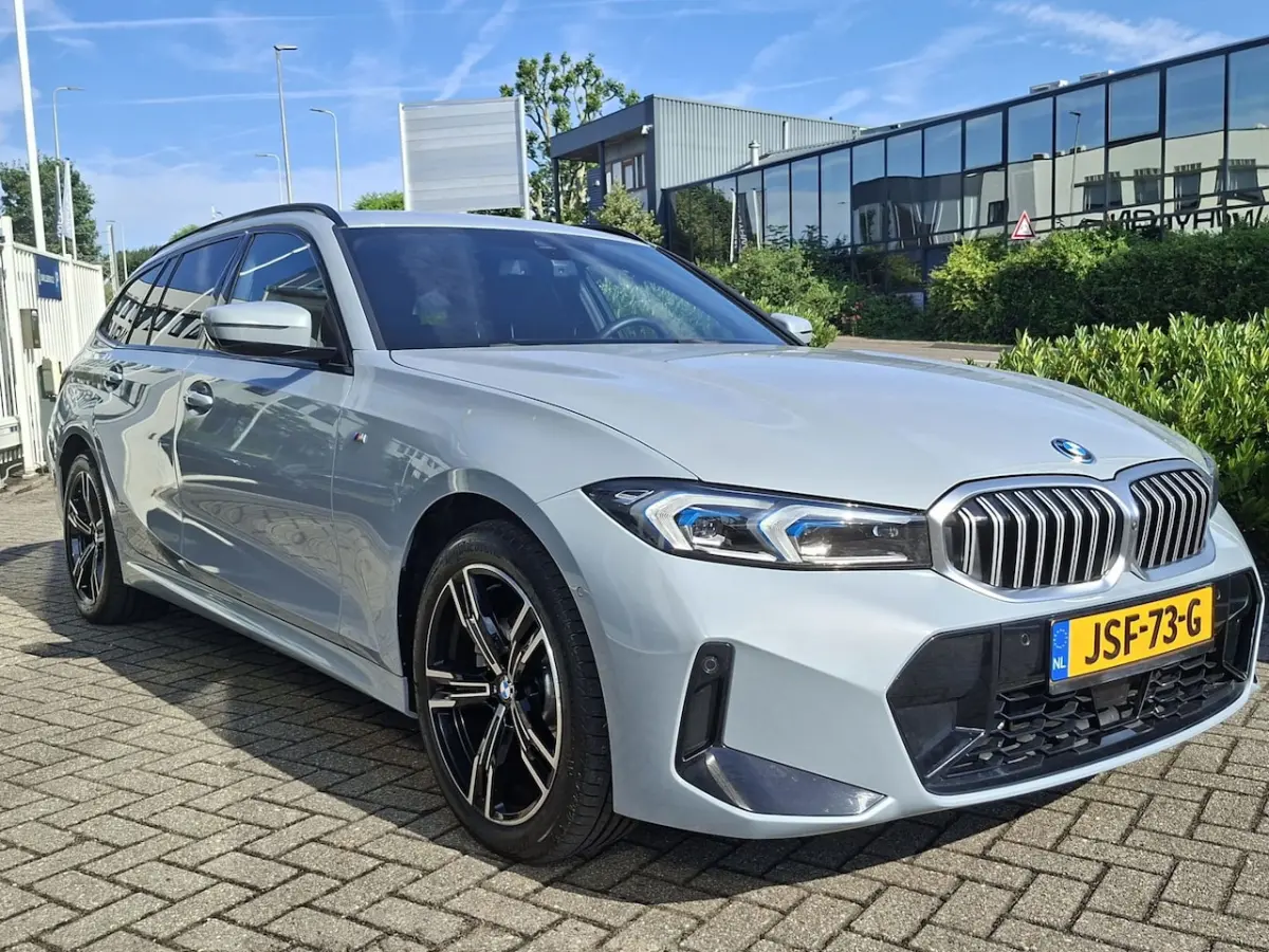 330e M-sport pakket / HUD / 360 camera / leer