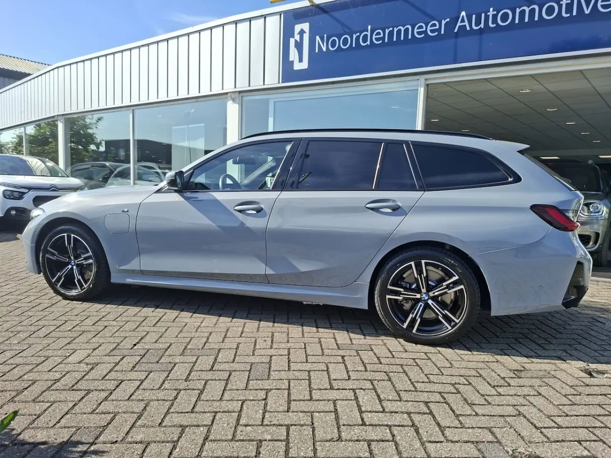 330e M-sport pakket / HUD / 360 camera / leer