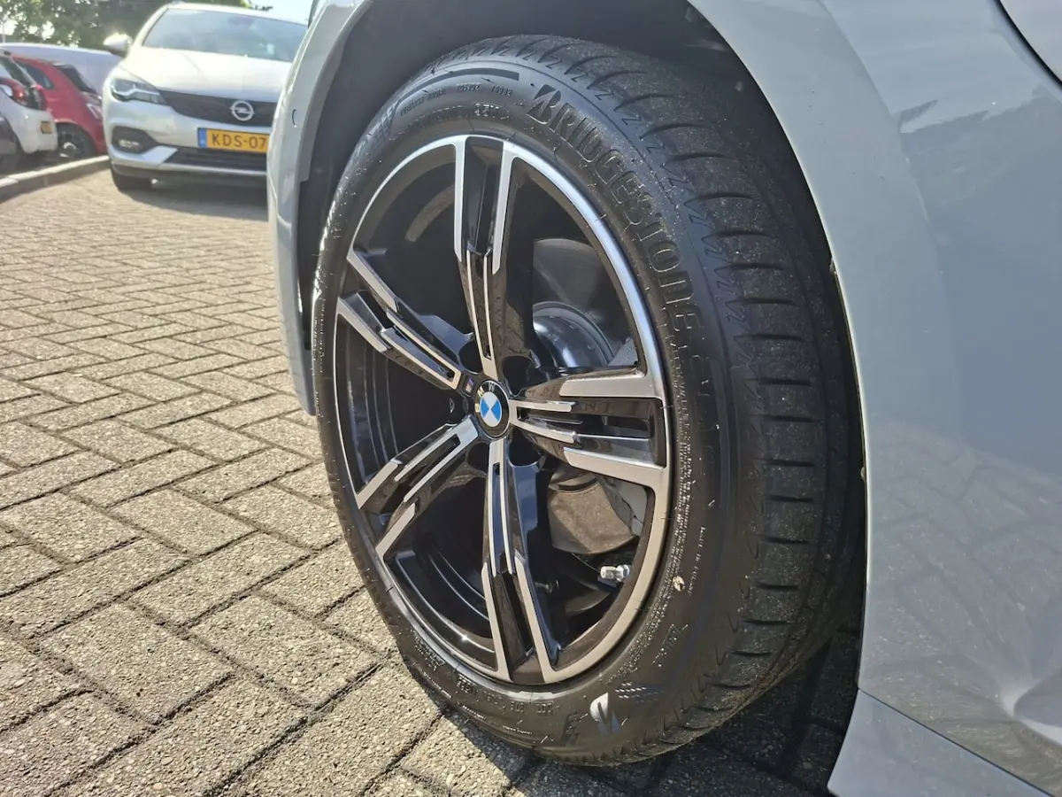 330e M-sport pakket / HUD / 360 camera / leer