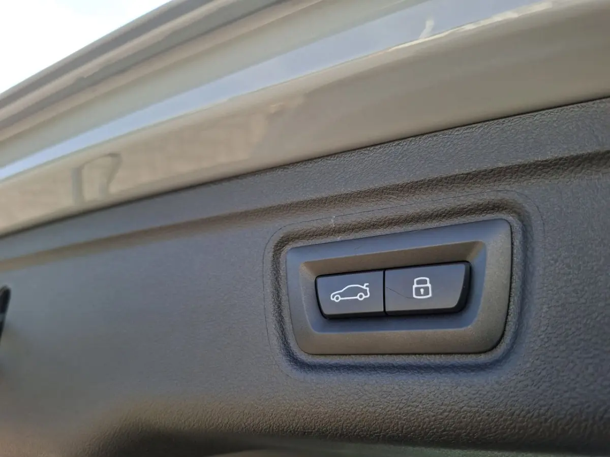 330e M-sport pakket / HUD / 360 camera / leer