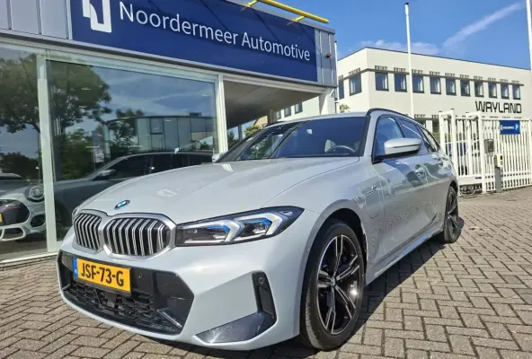 330e M-sport pakket / HUD / 360 camera / leer