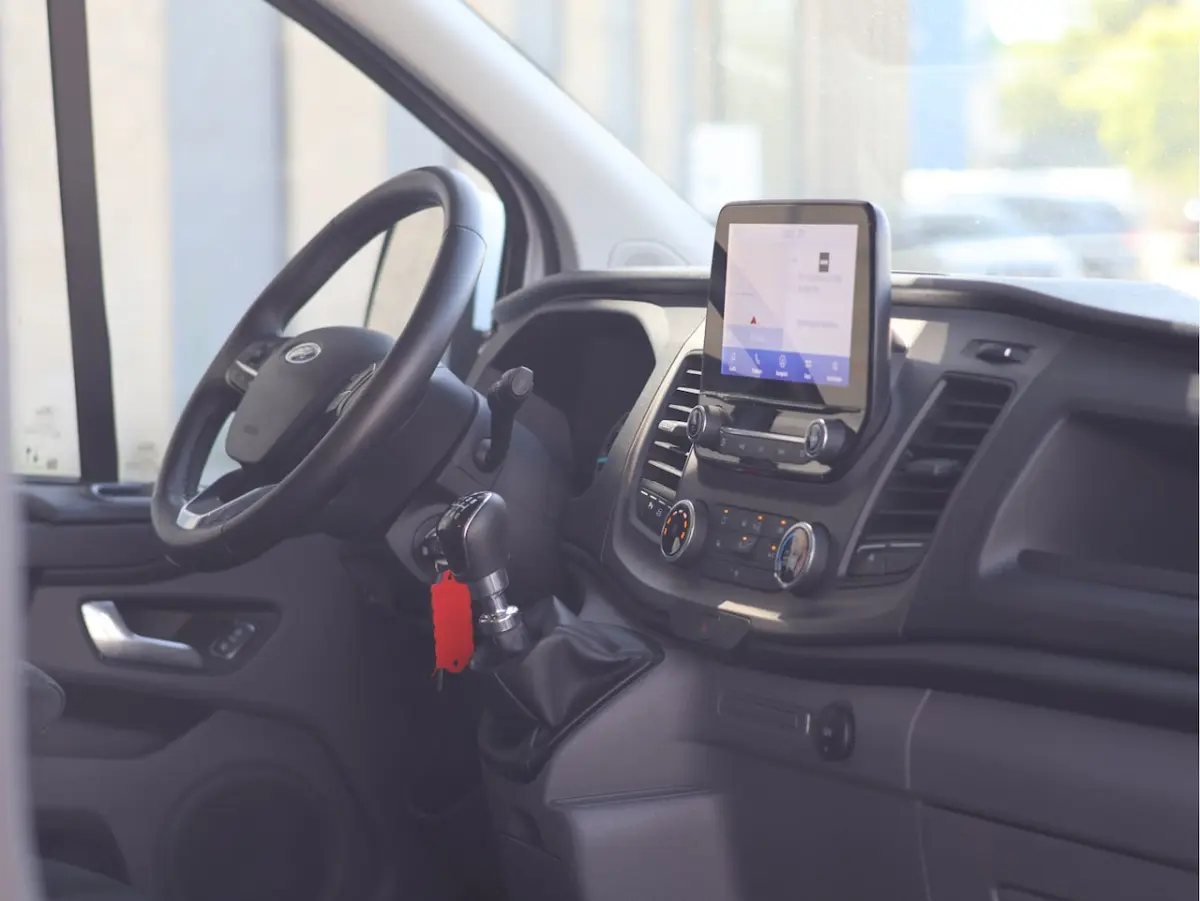 320 2.0 TDCI L2H1 Trend DC Haak | Camera | Carplay | Navi
