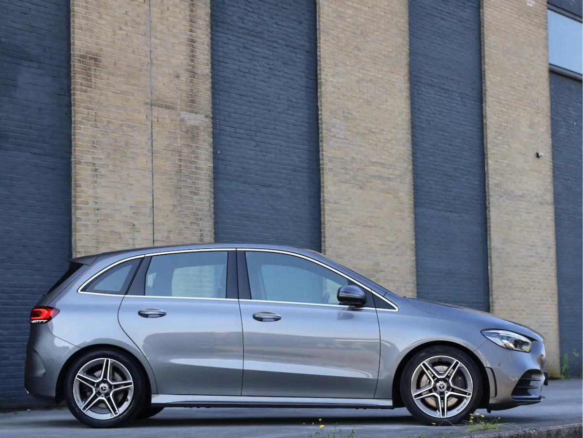 250 AMG line 225PK Leder/Alcantara | NL Auto | Widescreen | Haak | Stoelverwarming
