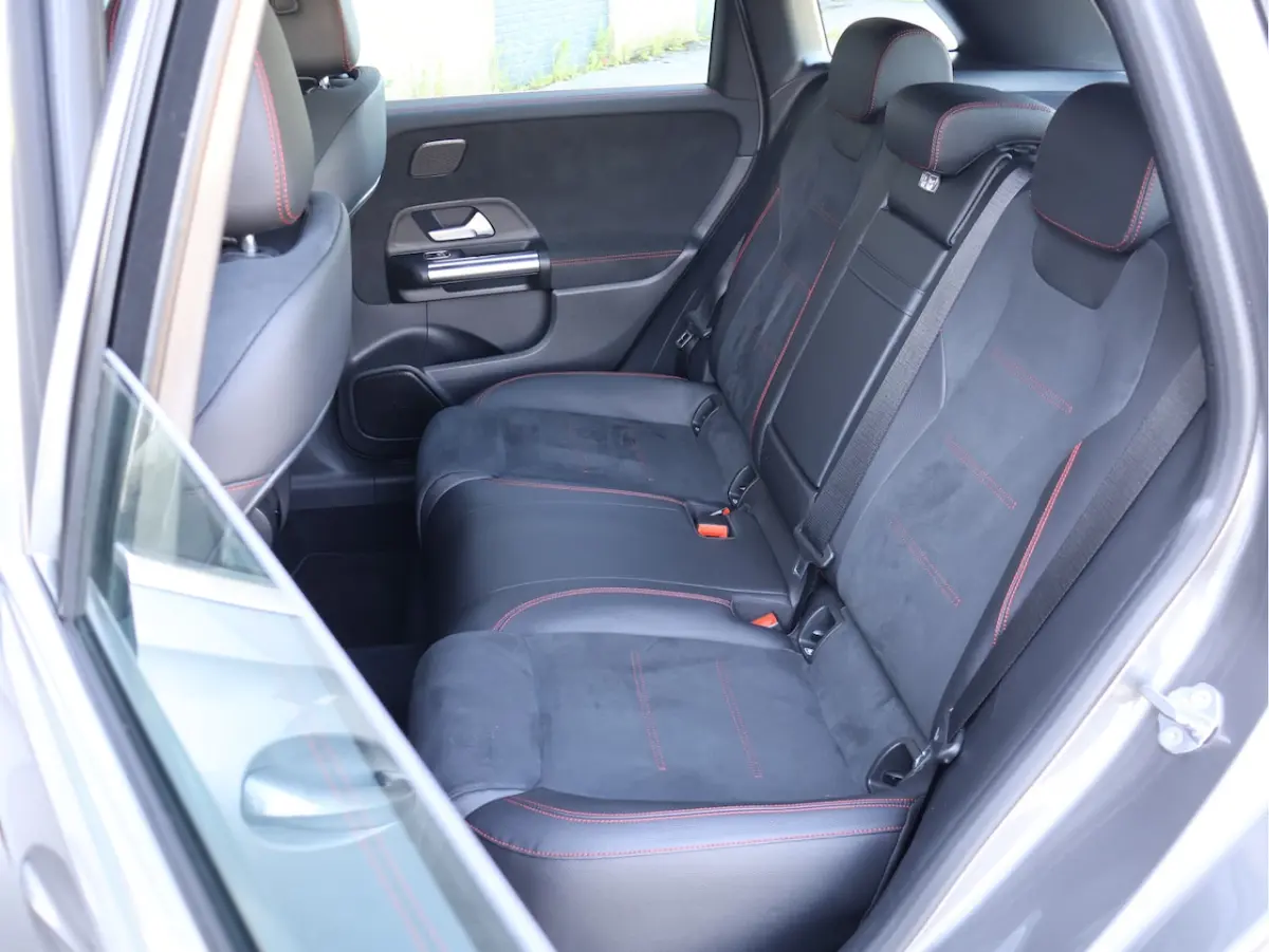 250 AMG line 225PK Leder/Alcantara | NL Auto | Widescreen | Haak | Stoelverwarming