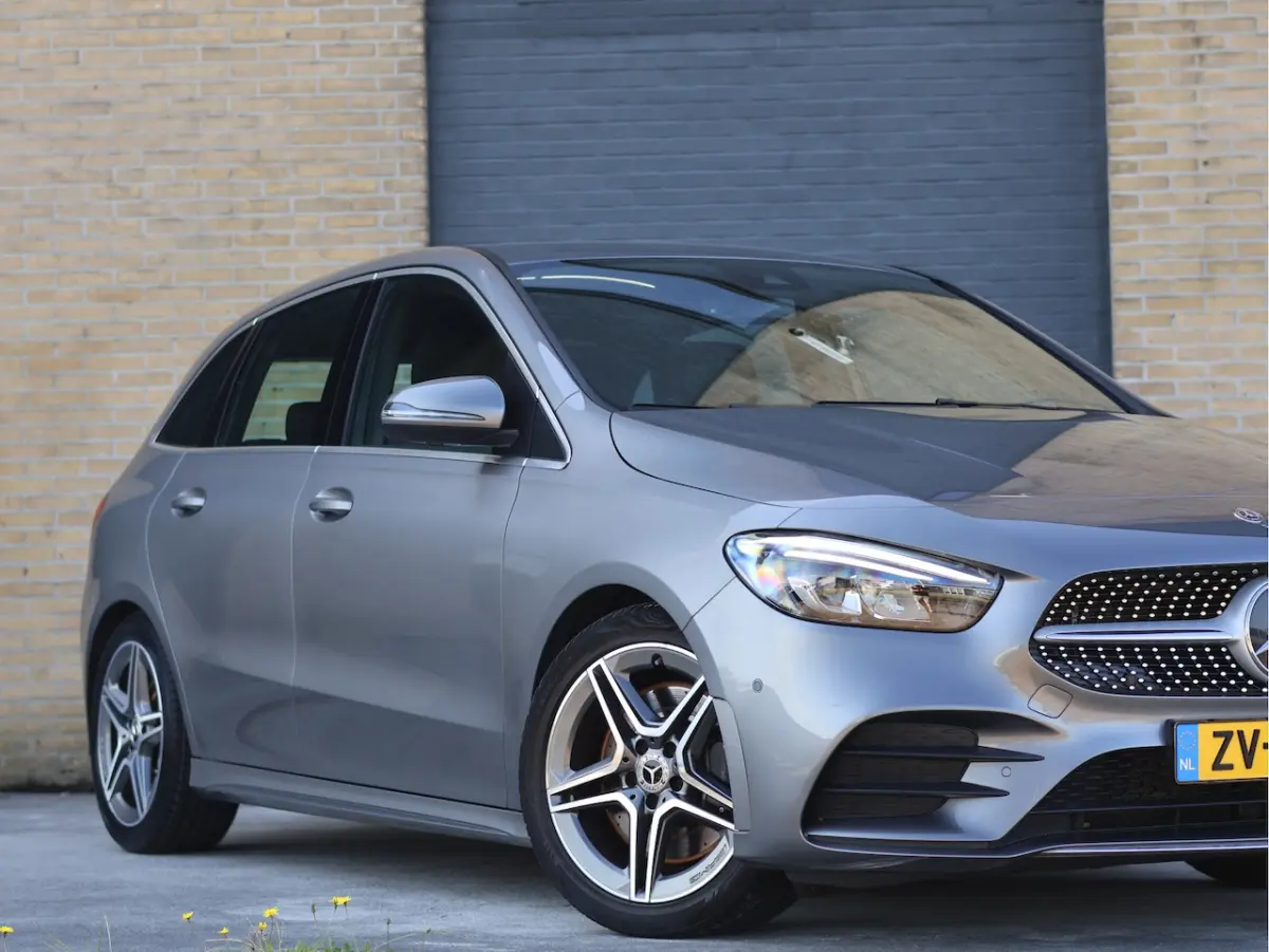 250 AMG line 225PK Leder/Alcantara | NL Auto | Widescreen | Haak | Stoelverwarming