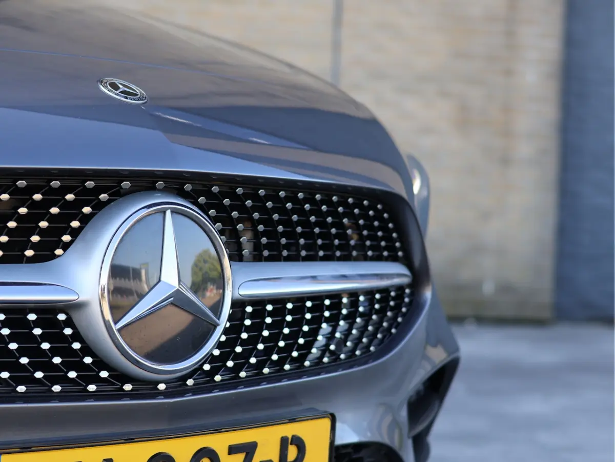 250 AMG line 225PK Leder/Alcantara | NL Auto | Widescreen | Haak | Stoelverwarming