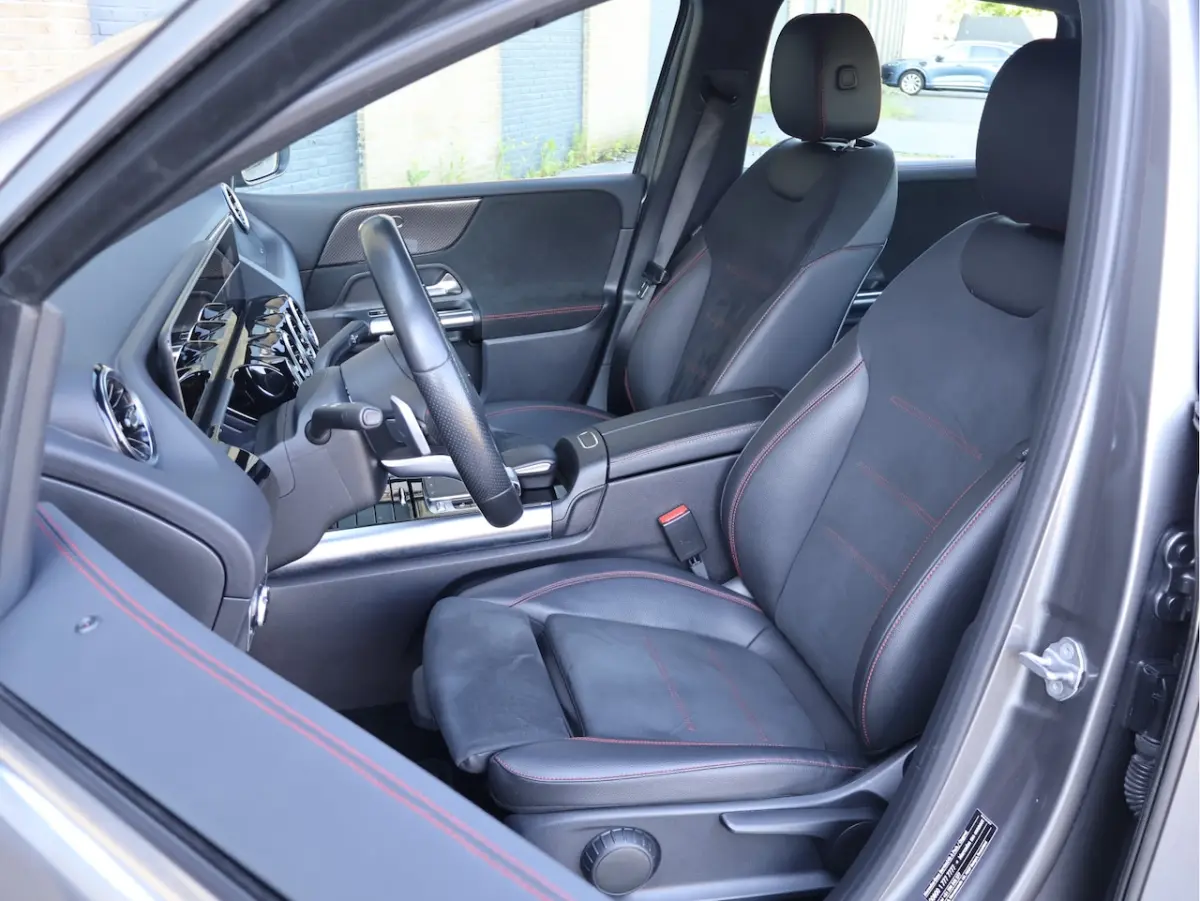 250 AMG line 225PK Leder/Alcantara | NL Auto | Widescreen | Haak | Stoelverwarming
