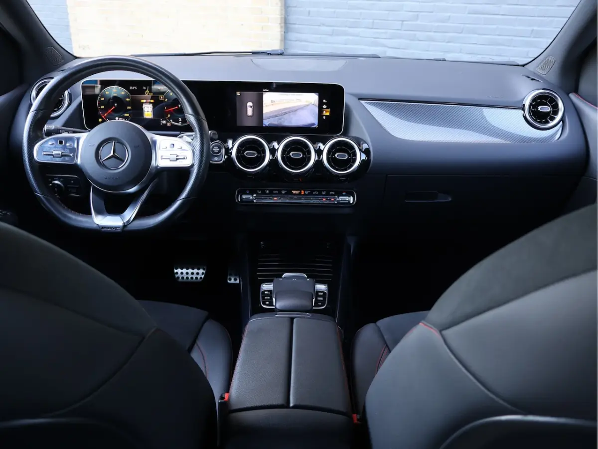 250 AMG line 225PK Leder/Alcantara | NL Auto | Widescreen | Haak | Stoelverwarming