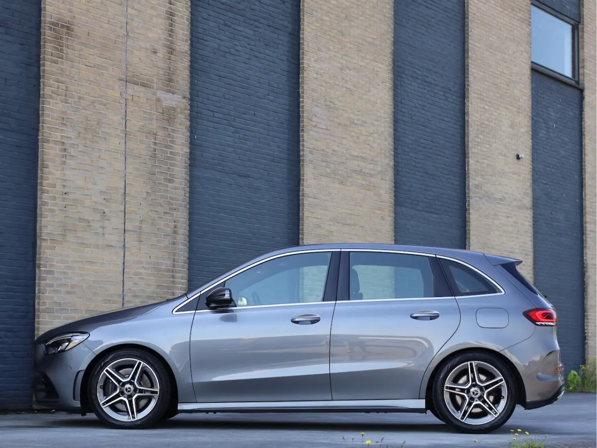 250 AMG line 225PK Leder/Alcantara | NL Auto | Widescreen | Haak | Stoelverwarming