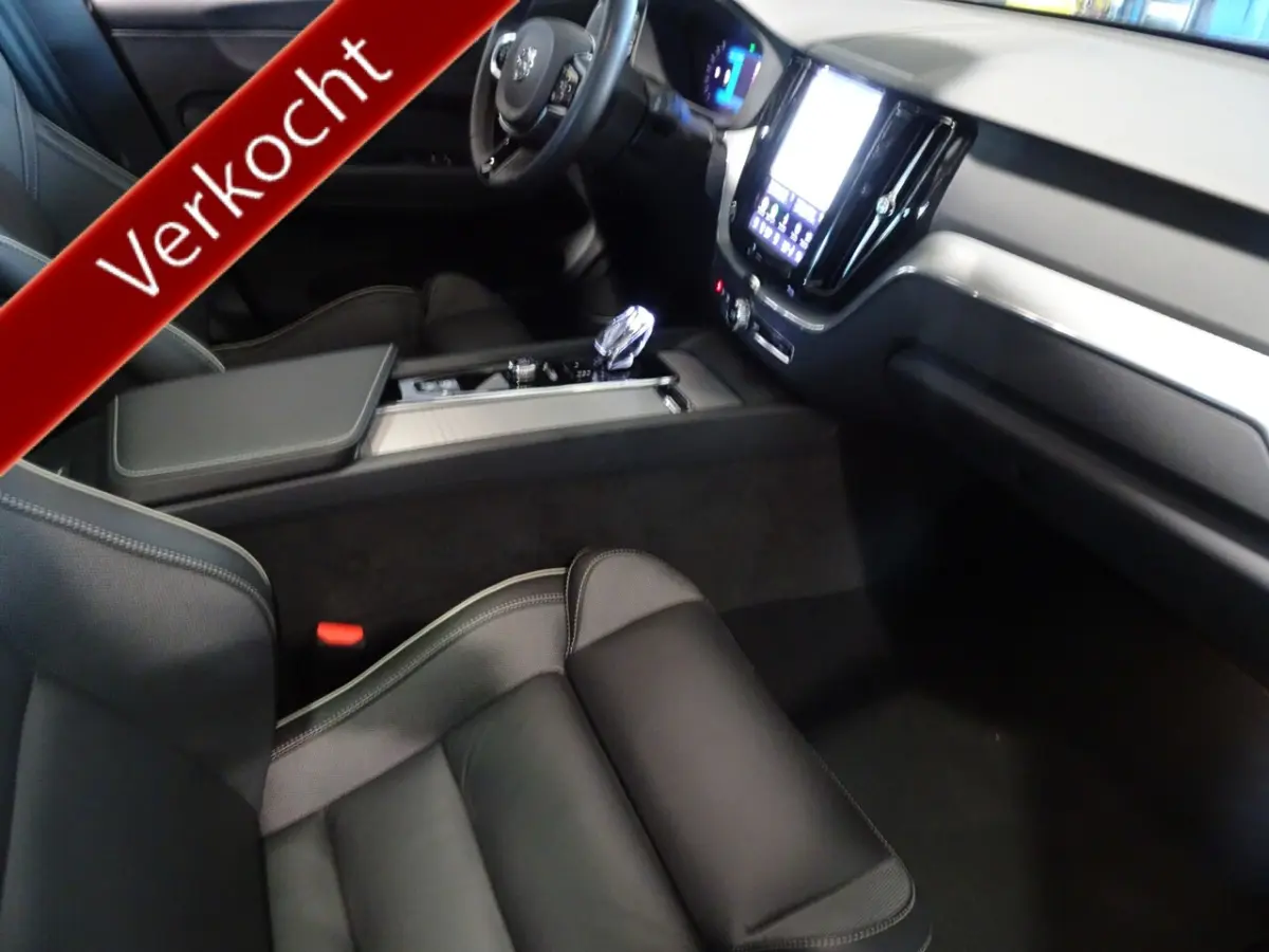 2.0 T6 Plug-in hybrid AWD Plus Black Edition