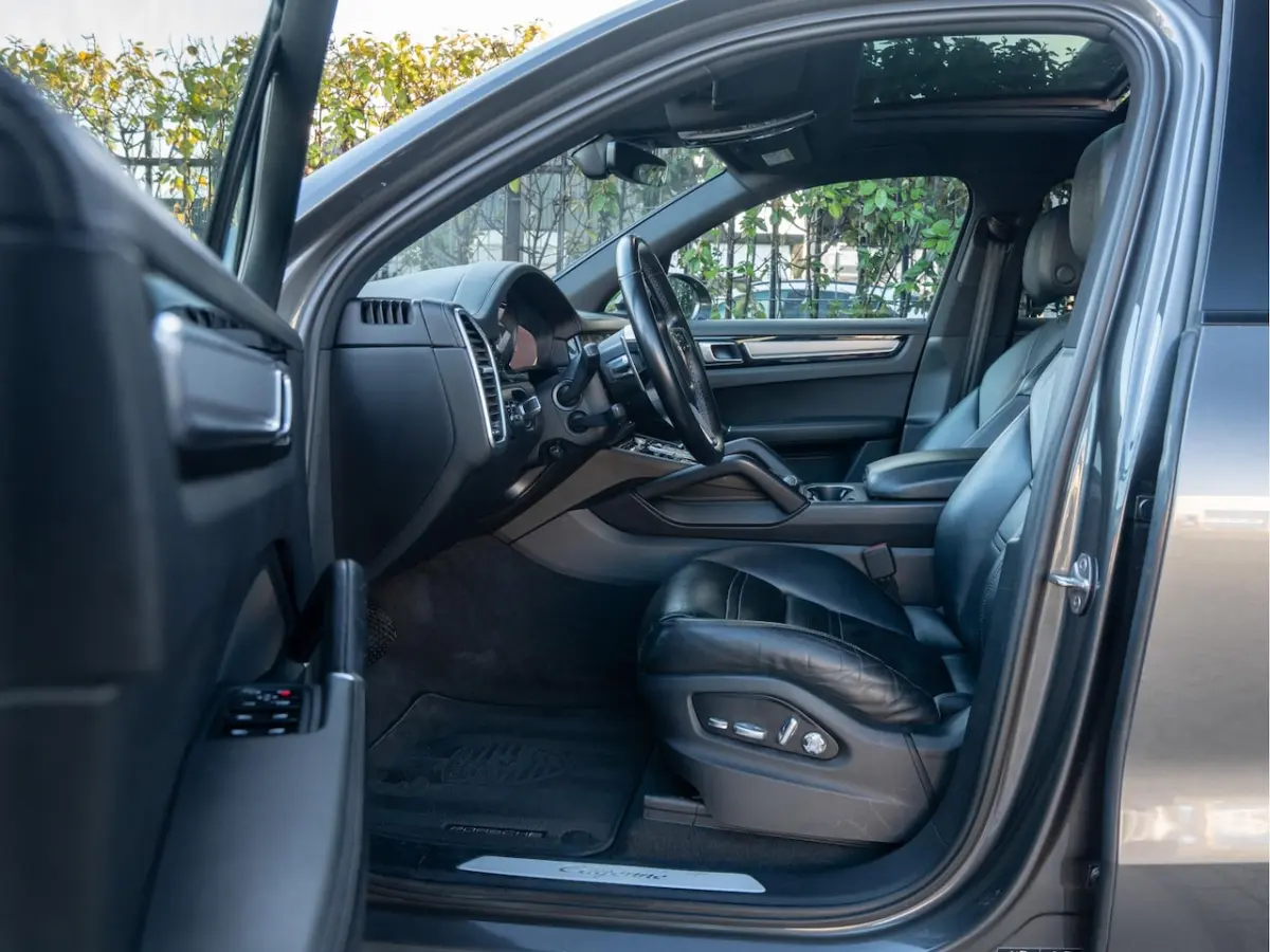 3.0 E-Hybrid | Sport Design | BTW | Panoramadak | Bose