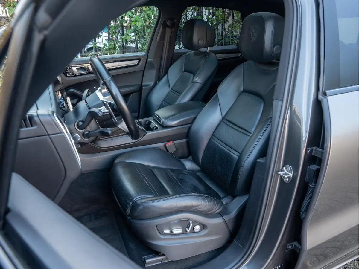 3.0 E-Hybrid | Sport Design | BTW | Panoramadak | Bose