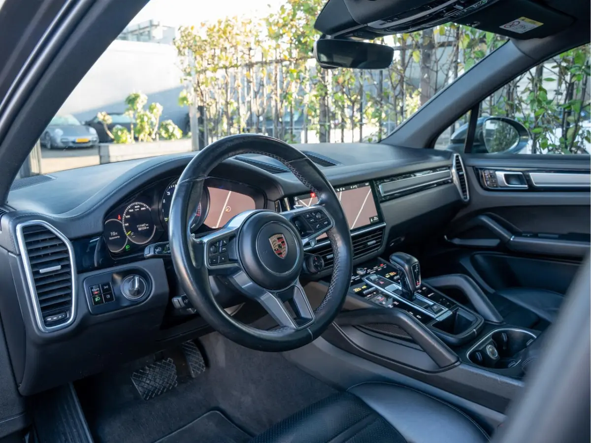 3.0 E-Hybrid | Sport Design | BTW | Panoramadak | Bose