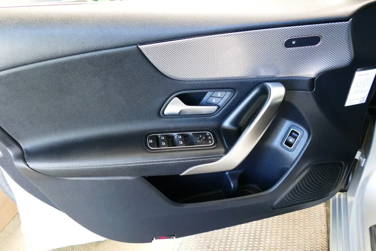 250 e Carplay/Android, Navi, Clima, StoelVerw, Full Led, Haak 1600kg