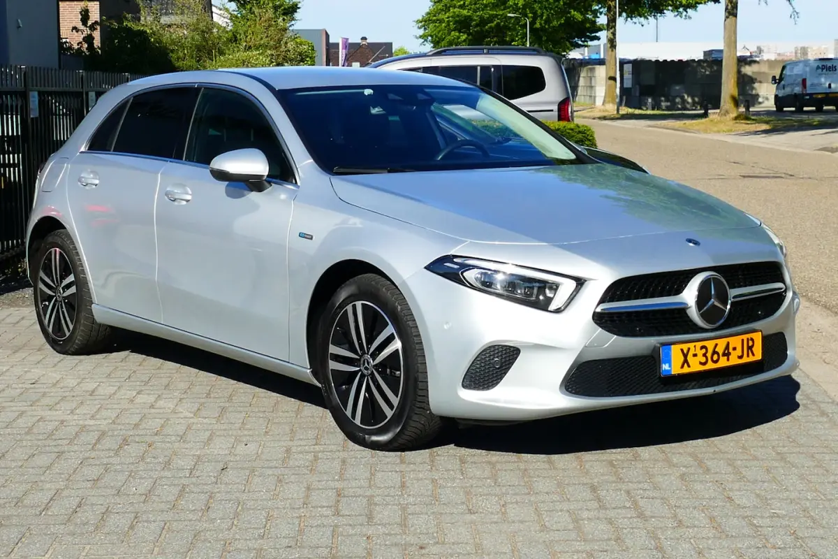 250 e Carplay/Android, Navi, Clima, StoelVerw, Full Led, Haak 1600kg