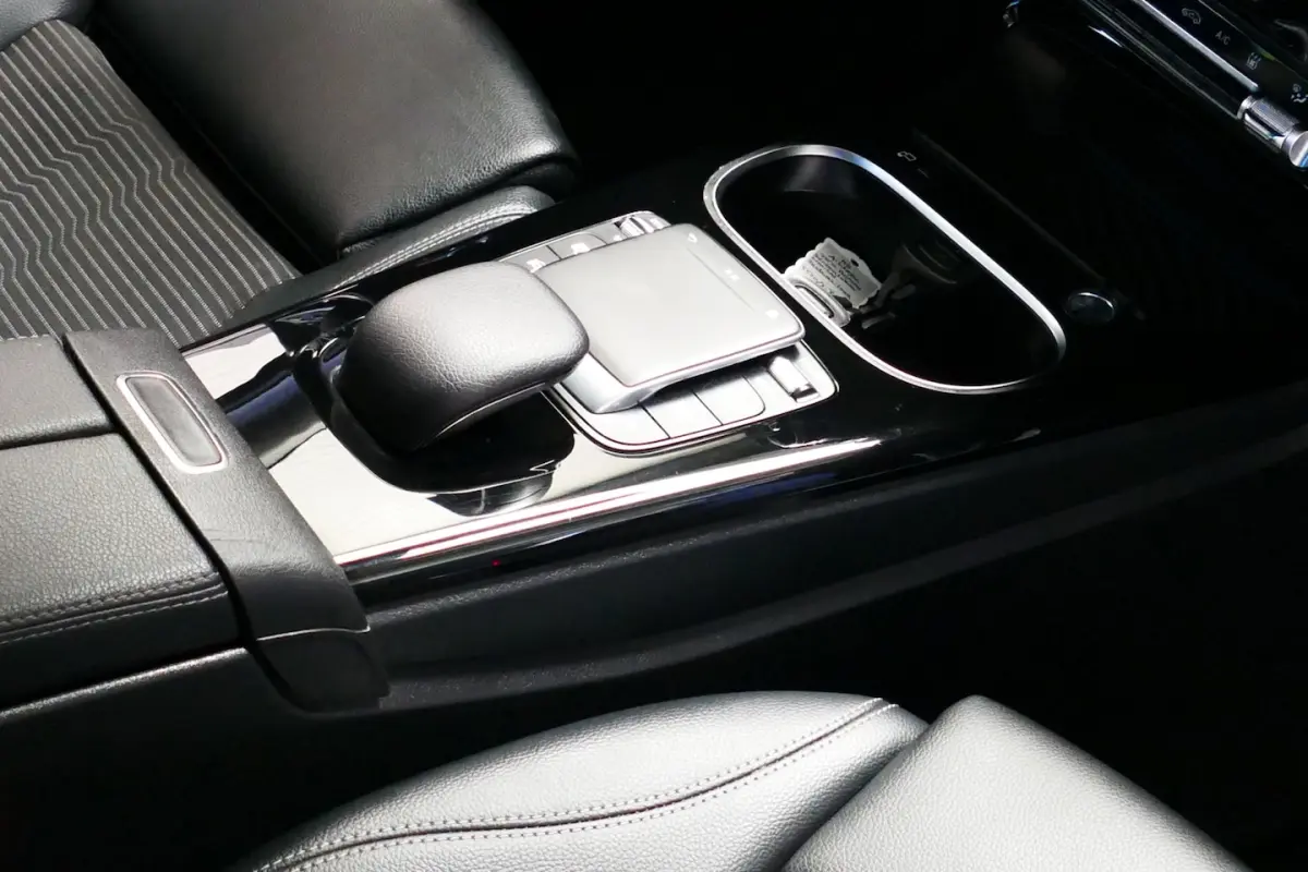 250 e Carplay/Android, Navi, Clima, StoelVerw, Full Led, Haak 1600kg