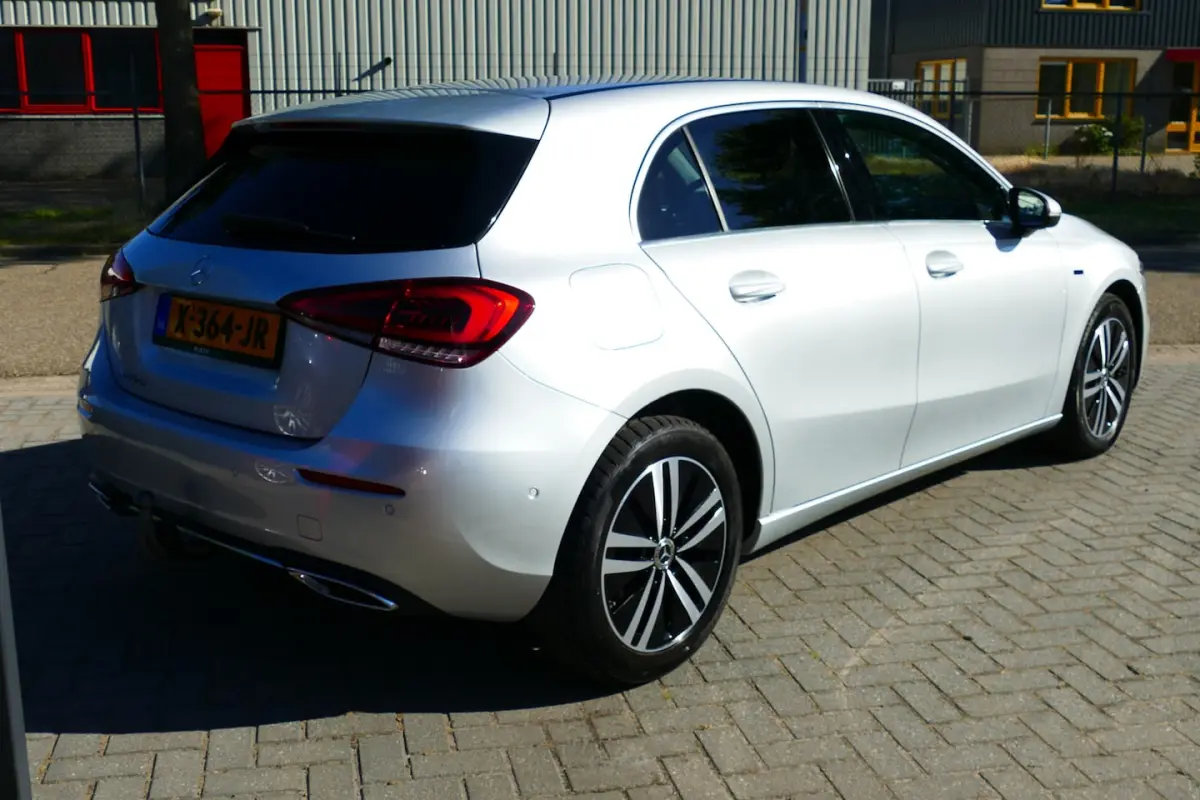 250 e Carplay/Android, Navi, Clima, StoelVerw, Full Led, Haak 1600kg