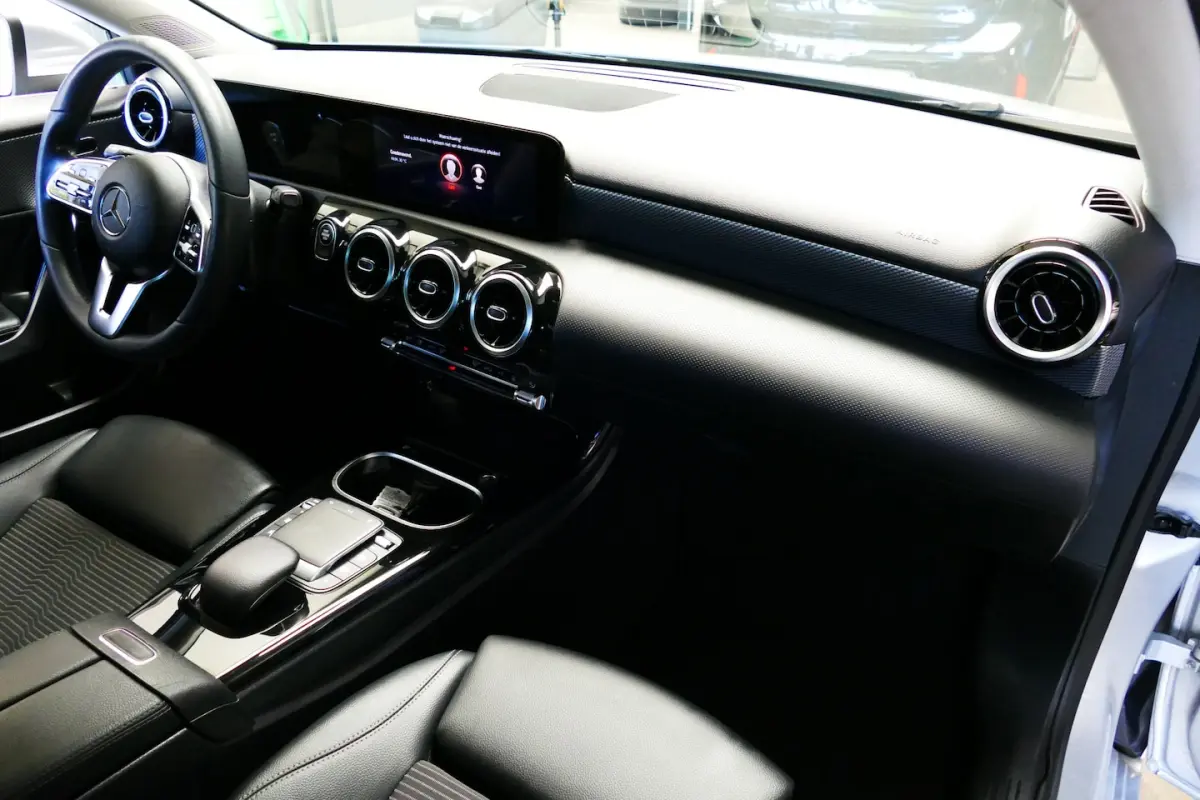 250 e Carplay/Android, Navi, Clima, StoelVerw, Full Led, Haak 1600kg